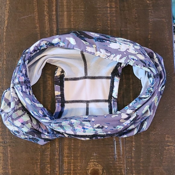 Fleo Shorts - Picture 2 of 2